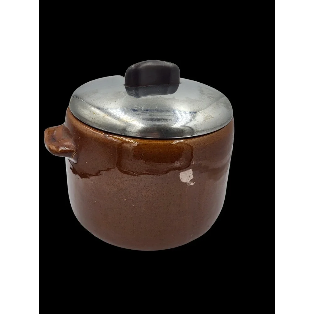 Vintage West Bend 2‎ Qt. Bean Pot Genuine Ceramic Stoneware w/ Metal Lid USA